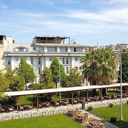 Recital Park 4*